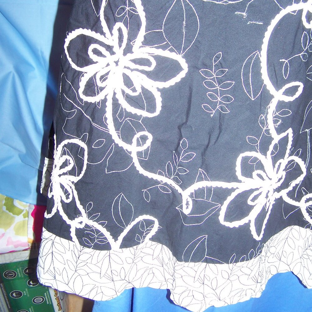 **Last Chance Item** Sunny Leigh Petites A-Line Embroidered Skirt Sz 14P - Picture 3 of 5
